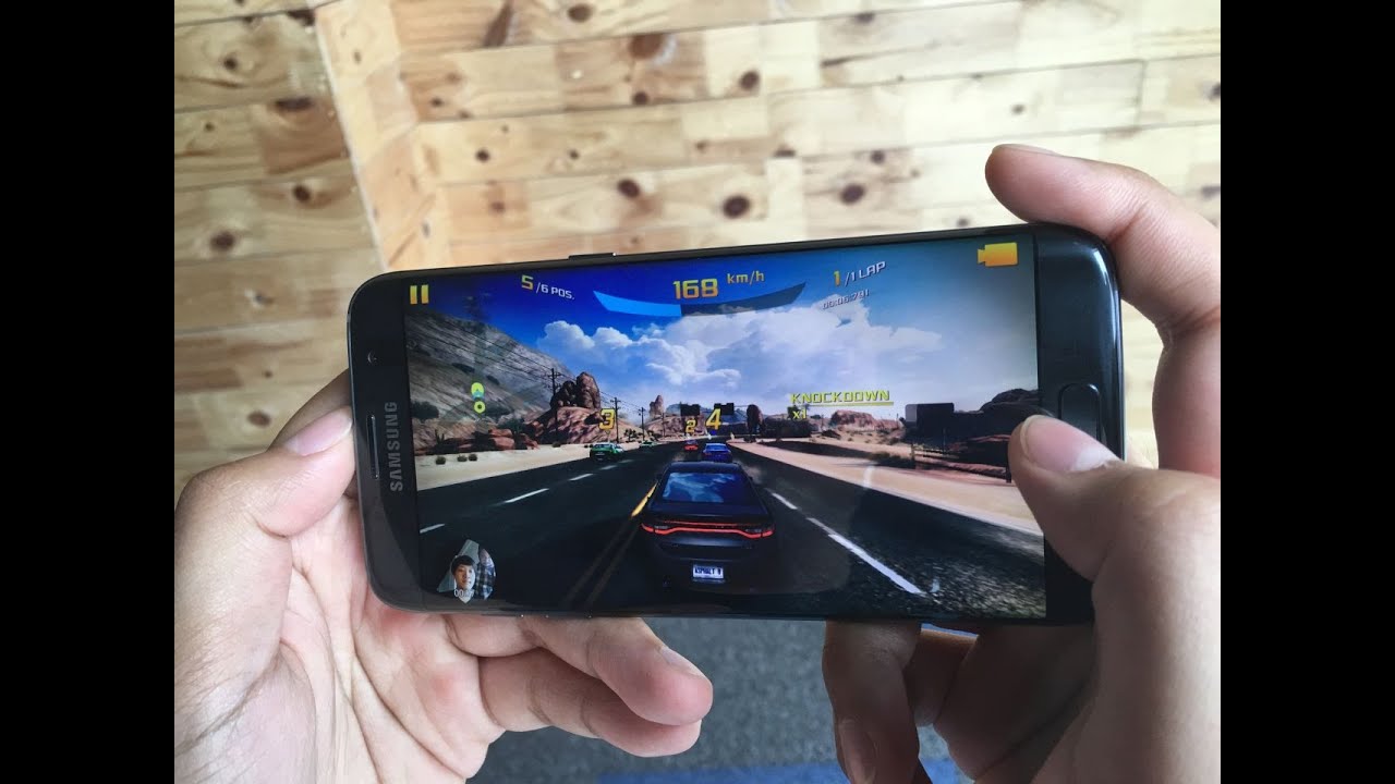 does the s7 come with a voice recordee