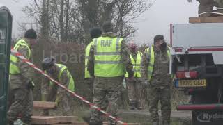 Raf Chinook Helicopter Stuck In The Mud In Oxfordshire After Emergency Landing