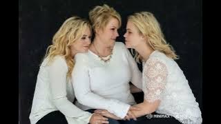 🔥💋 Three women, one unforgettable kiss! 😘✨ Love and connection have no age! 💖 Thanks for suport me 💋