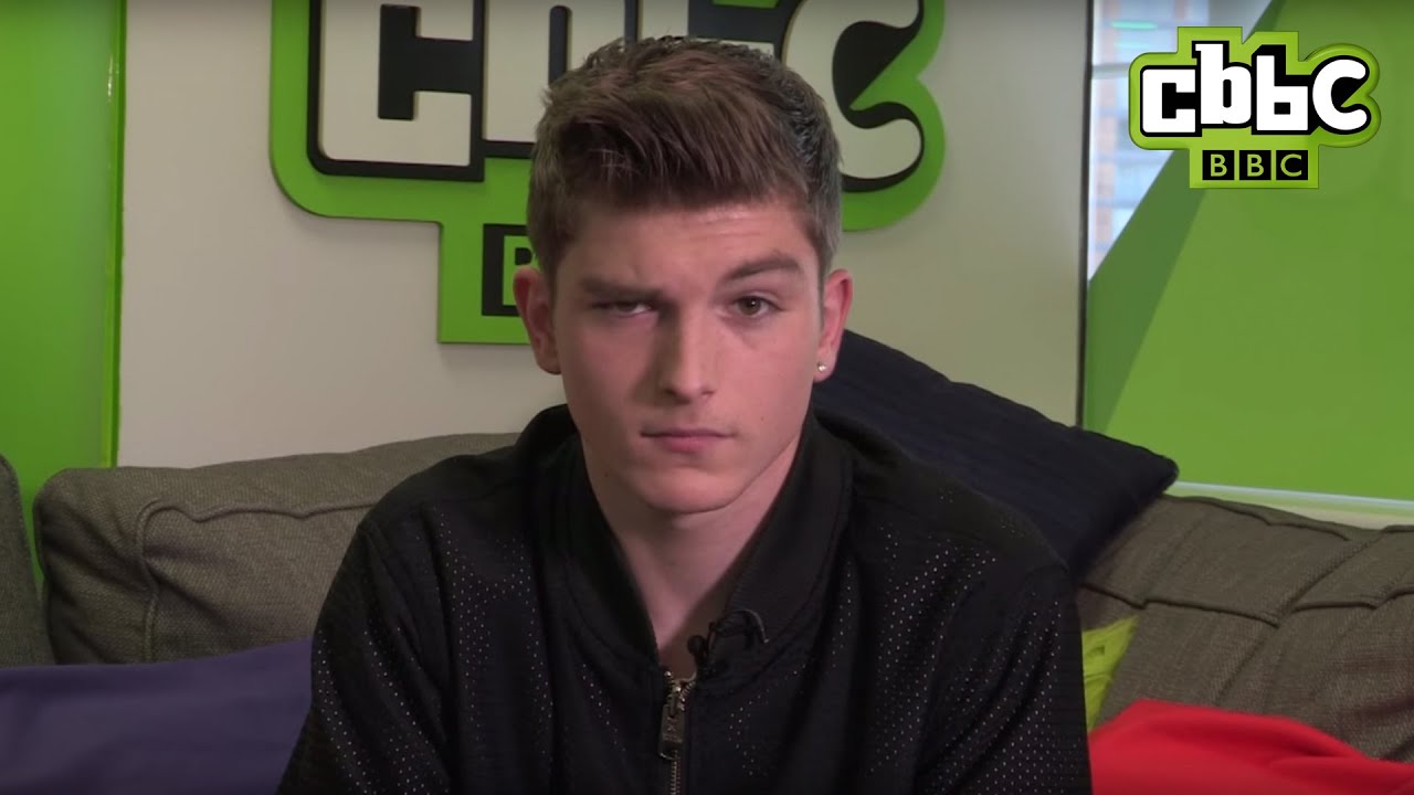 Richard Wisker from CBBC shows you his eyebrow trick!