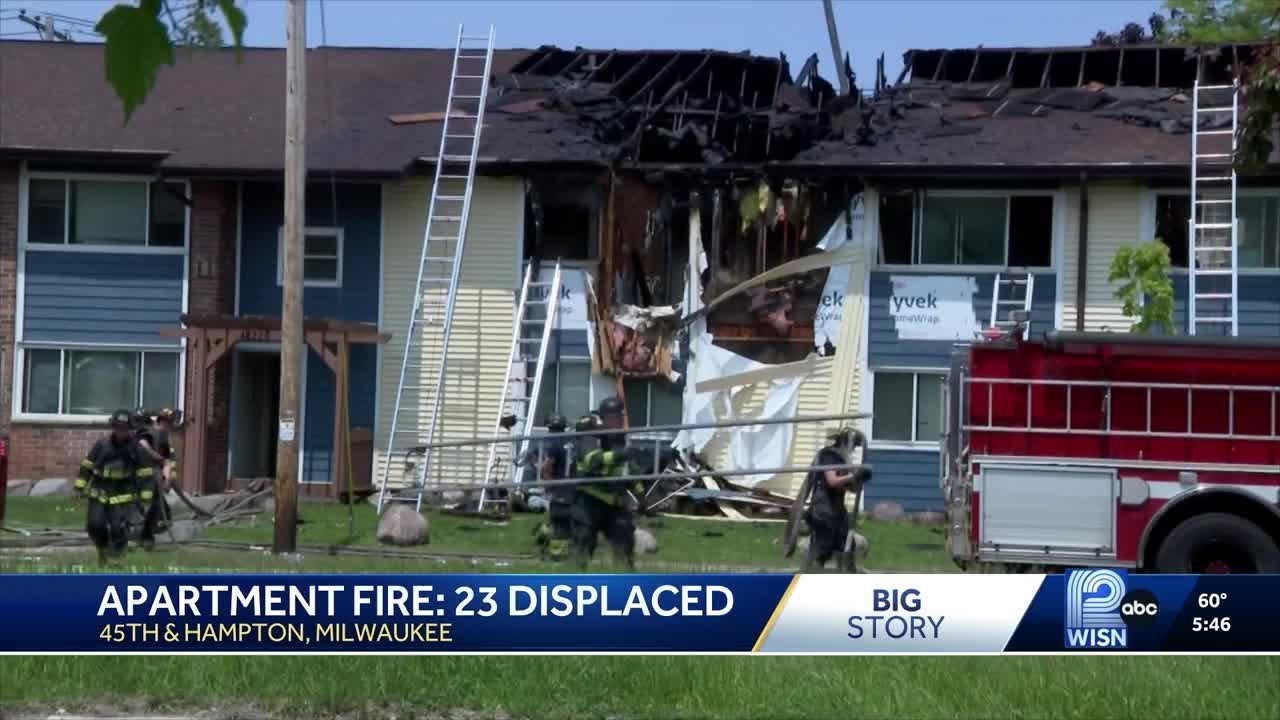 23 people displaced after Milwaukee apartment fire - YouTube