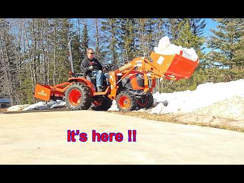 New Kubota B2301 Tractor off loaded and Home Mods Start of a new Adventure great things to come