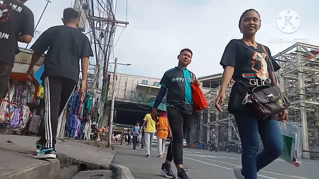 ILOCANO CHRISTMAS SONGS - Roadtrip/Soundtrip - MRT7 VILLONGCO Station, Brgy. Commonwealth Q. C.