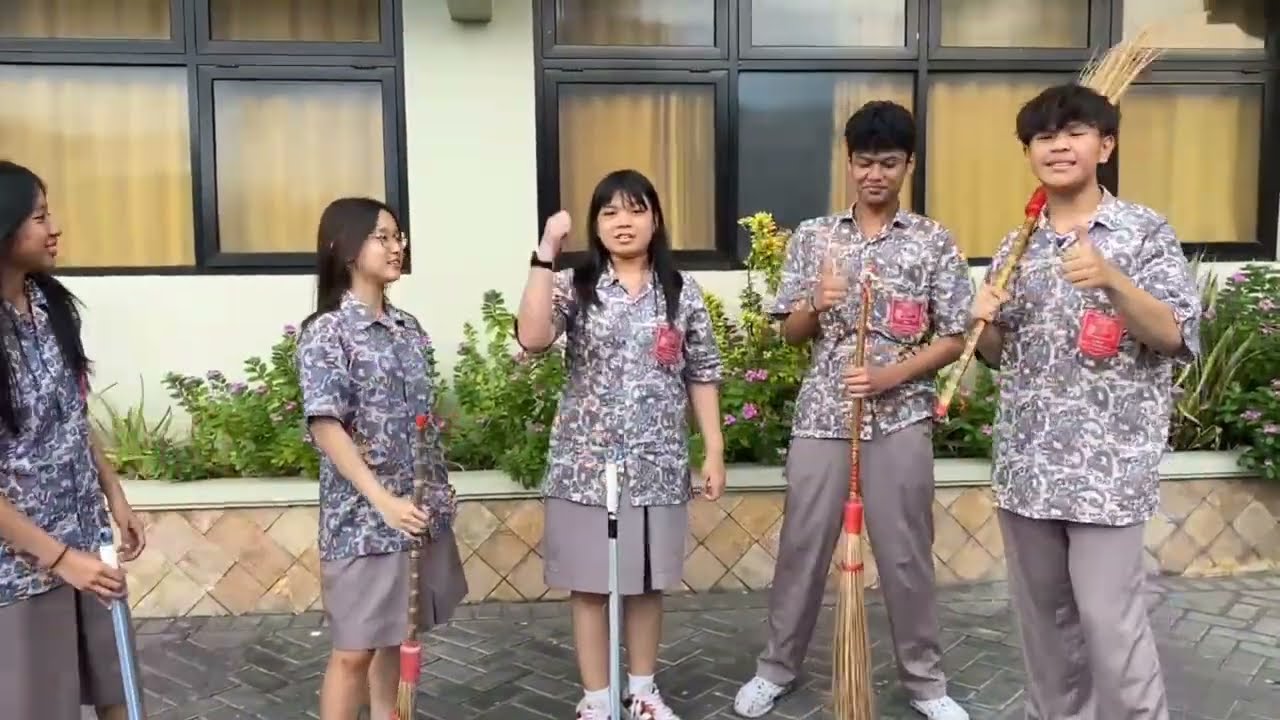 Film Pendek - Pahlawan Hijau Sekolah Kita (Cello,Ferrel,Michelle,Valerie,Cellina)