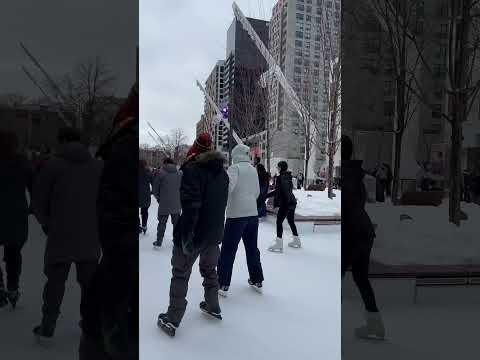 Video: Quartier des Spectacles (Khu giải trí Montreal)