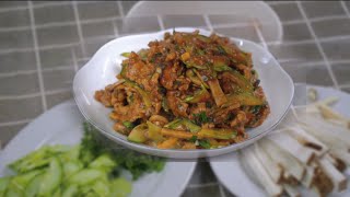 Home Cooking Recipe: Pork Mushroom Blend | Free The Kitchen | Bella
