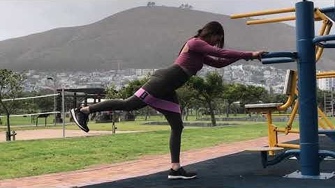 Leaning Kickbacks (Right) with Resistance Band – Booty Band Exercises – Zaksy.com