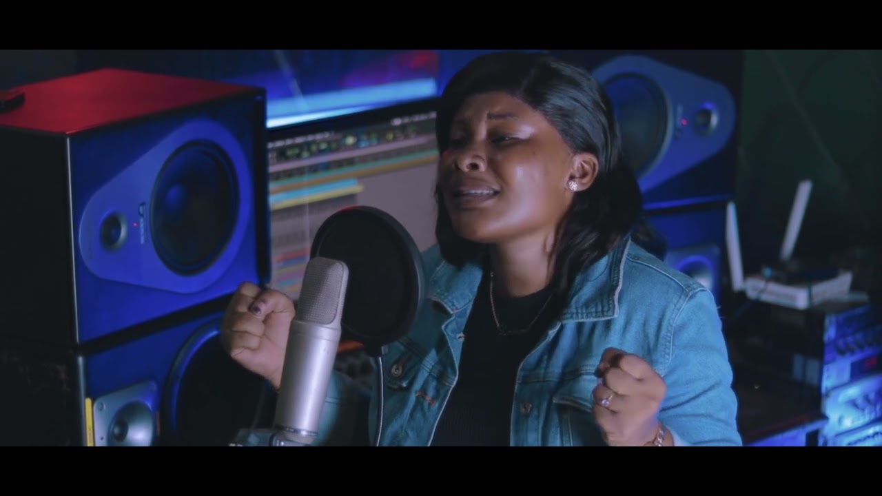 OZALI ELONGA NA NGA - Laura Moundzouani ( cover@mamanmichelineshabanitv3469@MoiseMbiyeOfficiel )