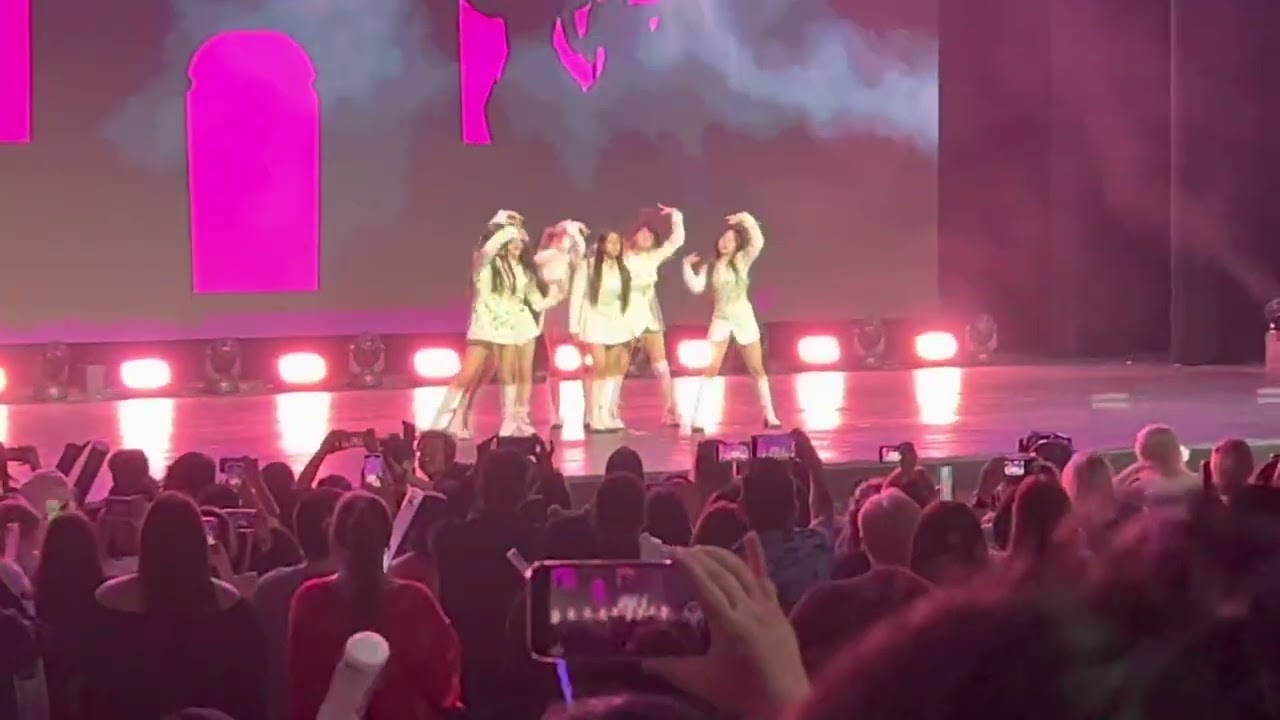 KCON CHICAGO NMIXX LETS KILL THIS LOVE 220521