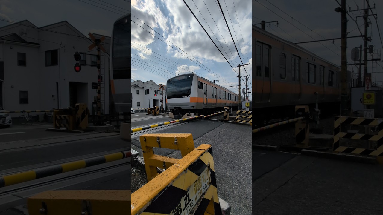 【踏切ASMRカンカン警報機音】 福生第五をJR東日本E233系0番台電車が通過します。 Japanese Railroad Crossing #shorts
