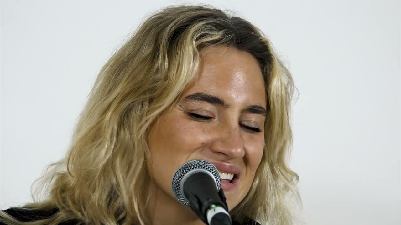VERO Amplify: Delilah Montagu - 'Lost Keys' VERO Amplify: Delilah Montagu - 'Lost Keys'