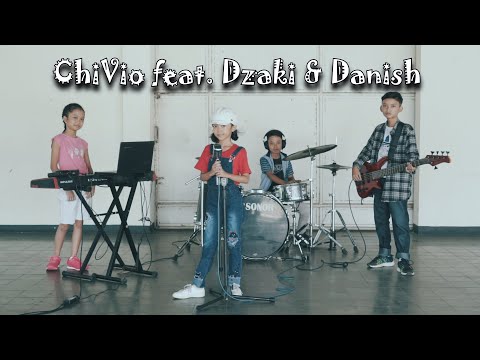 Mira Kulihat Ibu Pertiwi  cover by ChiVio feat. Dzaki  & Danish en YouTube