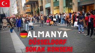 (Almanya)Düsseldorf Sokak Konseri-Kazim Koyuncu-Iste gidiyorum -Akin Kemal