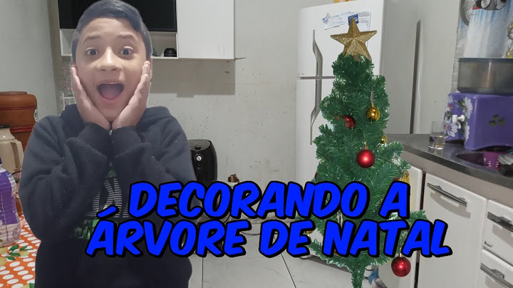 Decorando a árvore de Natal
