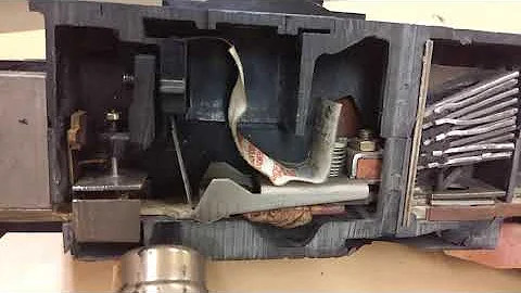 Molded Case Breaker Trip   Slow Motion