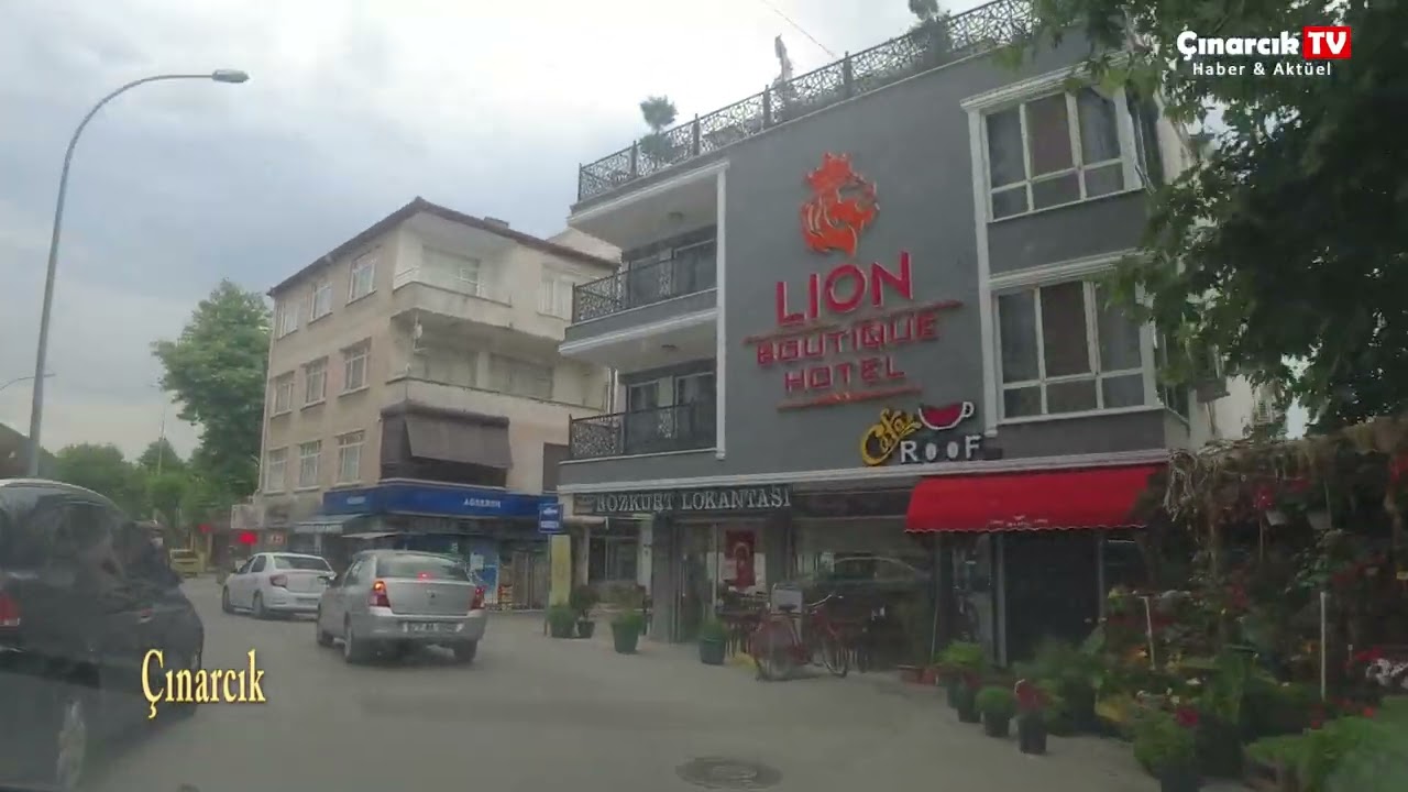 Çınarcık  Çarşı Perşembe Günleri Kalabalık