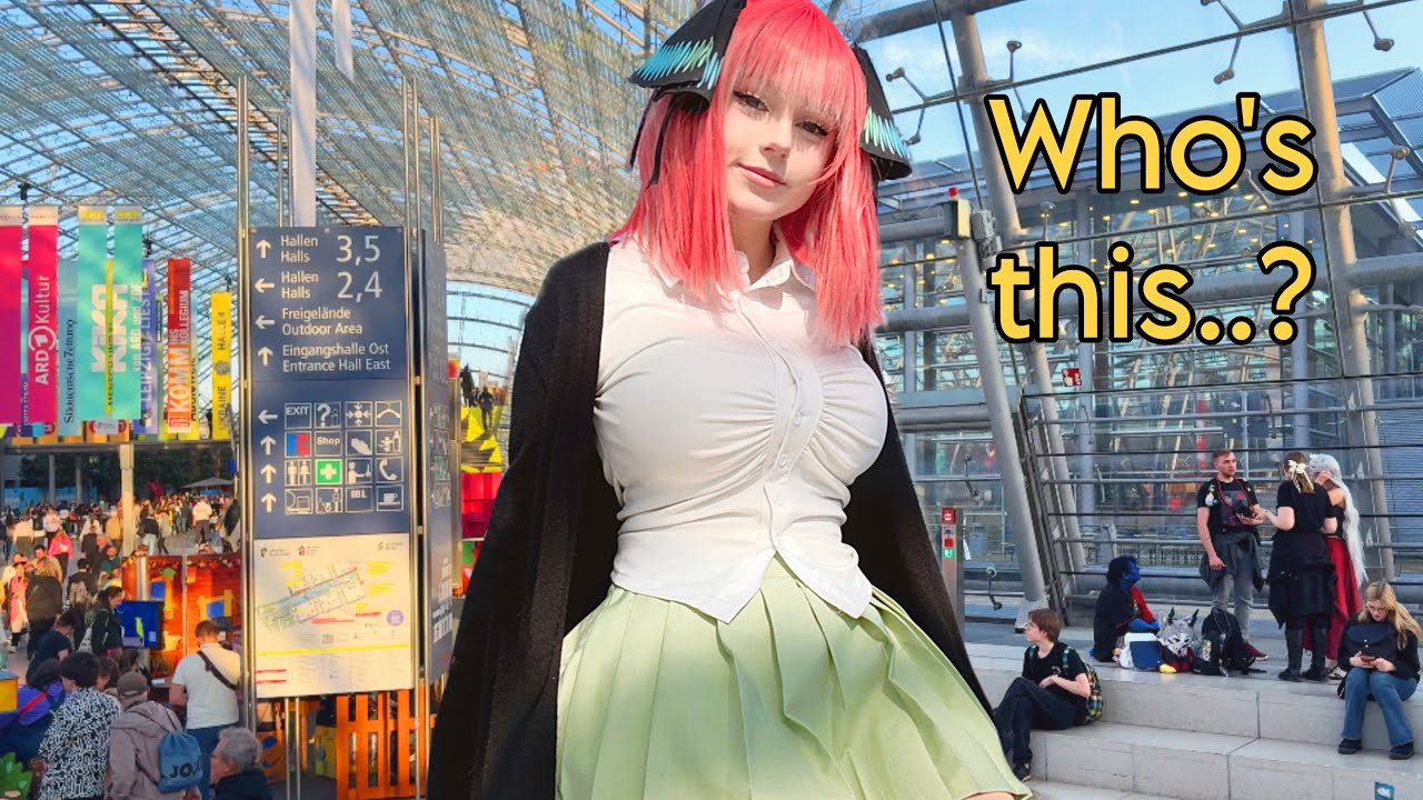 I went to a Book Con! 🤓 (Creepy situation..) | UpMinaa