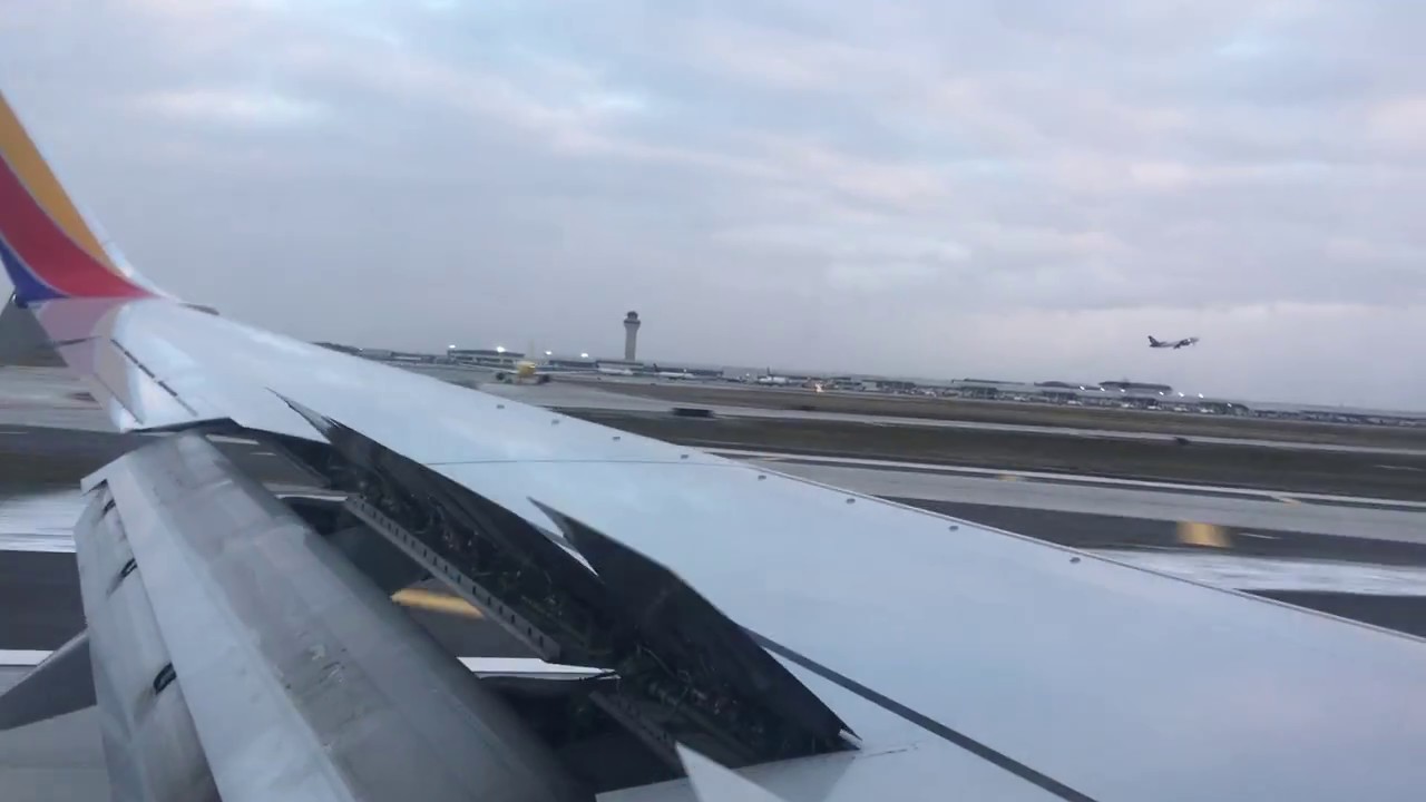 Southwest Airlines Boeing 737800 DTW Landing 1717 YouTube