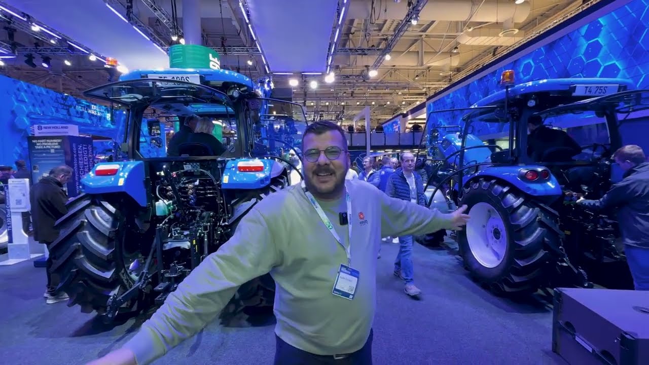 2025 Agritechnica Newholland standını geziyorum.