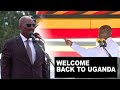 Museveni Zeigt Den Menschenmengen Einen Weiteren Ehemaligen Rebellenoberst Samson Mande Der Ins