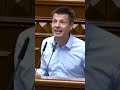 Вродибы правду говорит, но нужно отличать пустую болтавню от поступков.