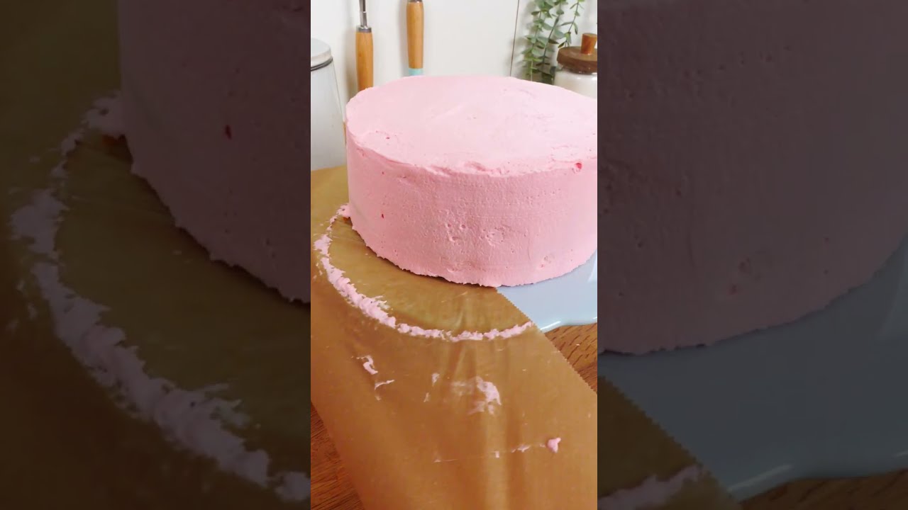 Perfekter Tipp um die Tortenplatte stets sauber zu halten, oder? 😍