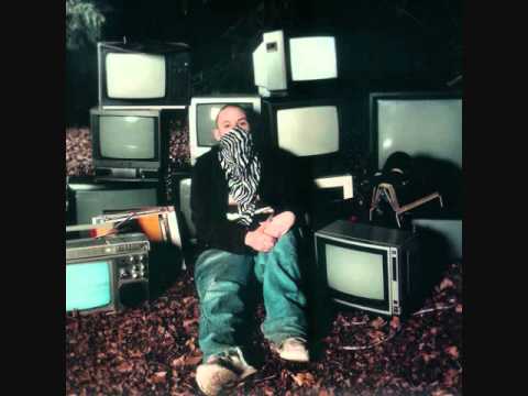 Assista a Hudson Mohawke - What It Is (instrumental) no YouTube