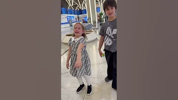 انهيار الاولاد في المطار البابا ضل بالعراق اكسبلور Twins 