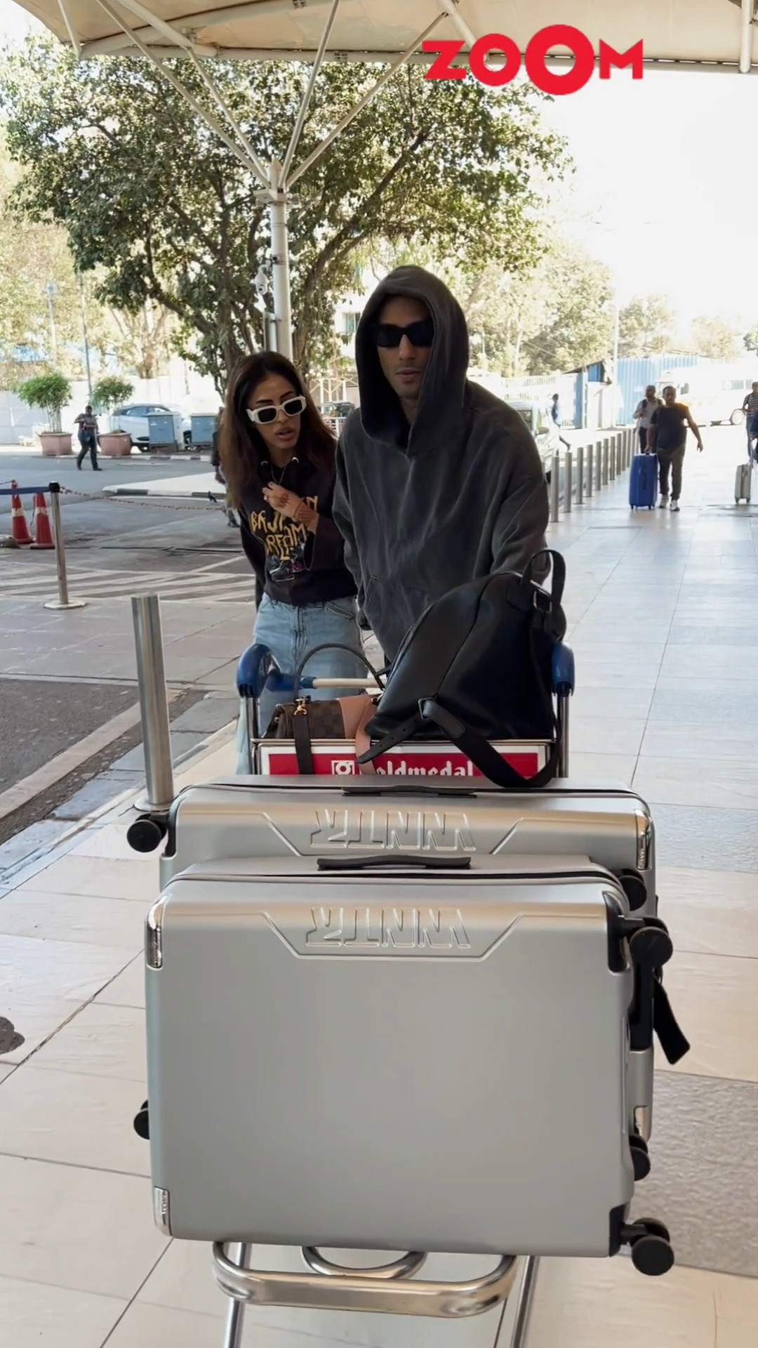 Prateik Babbar \u0026 Priya Banerjee set for a Vacation post Wedding ? #prateikbabbar #priyabanerjee