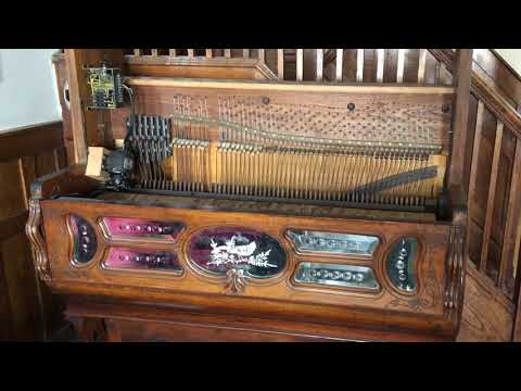 Barrel Piano playing