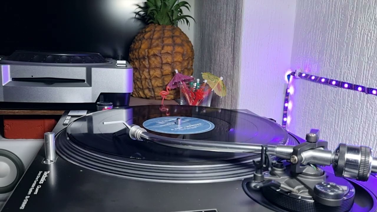 L.T.J. Bukem - Horizon - Looking Good Records - 1995 - Drum and