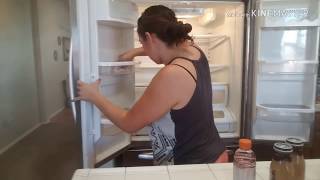 Deep clean my fridge/Clean with me