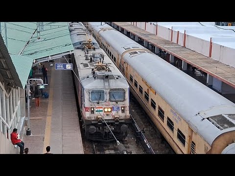 22692 Bangalore Rajdhani express arriving ksr Bangalore City Junction ...