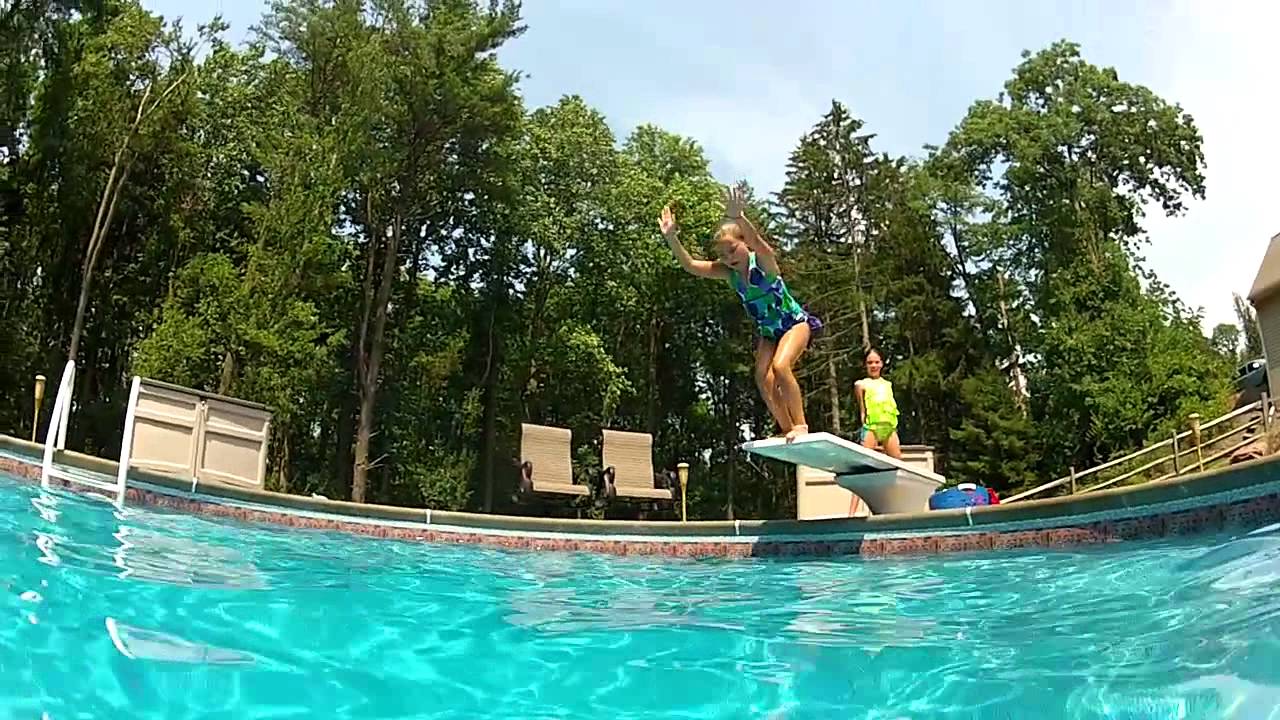 leslie-pool-party-youtube
