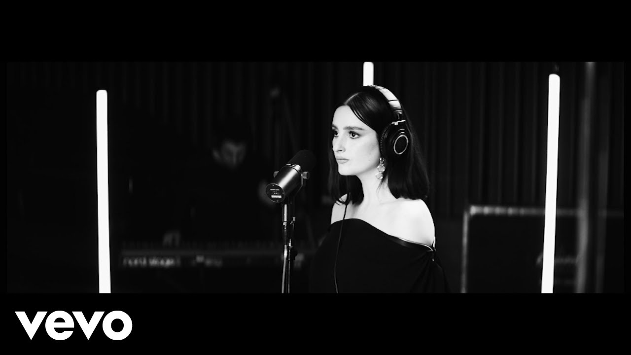 BANKS - Stroke (1 Mic 1 Take)