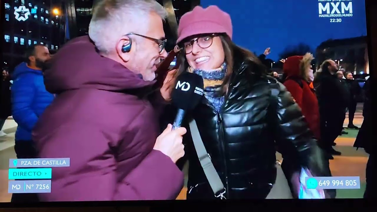 Protagonistas del programa Madrid Directo, concierto de OBK en el intercambiador Plaza de castilla.