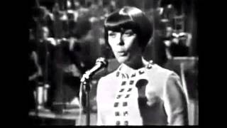 Ensemble (English CC) Mireille Mathieu