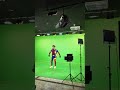 Música infantil - la mané #musicaparaniños Edson baile y grabando en pantalla verde
