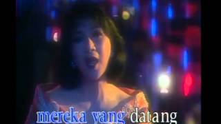 Kupu Kupu Malam - Titiek Puspa