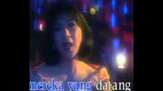 Kupu Kupu Malam - Titiek Puspa