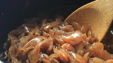 Slow Cooker Caramelized Onions Recipe | Everybody Craves
