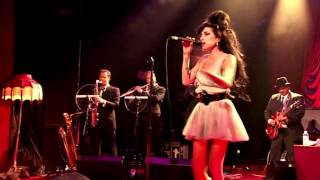 Video thumbnail of "AMY WINEHOUSE - Tears Dry on Their Own"