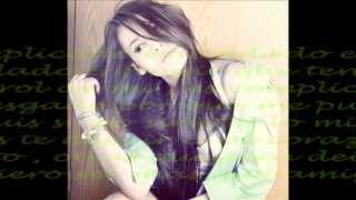 Video thumbnail of "Más que amigos (letra)- Danna Paola"