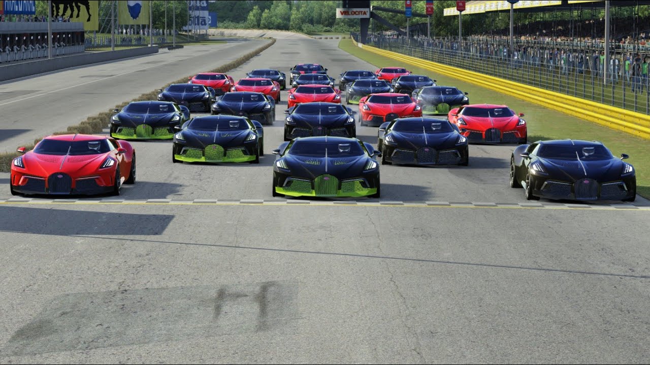 Bugatti Chiron Super Sport 300+ vs Bugatti La Voiture Noire at Monza Full Course