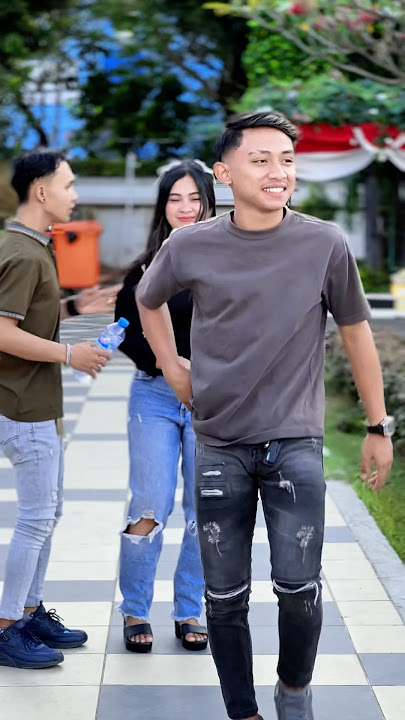 sebelum janur kuning melengkung kamu masih bisa ku tikung🤪