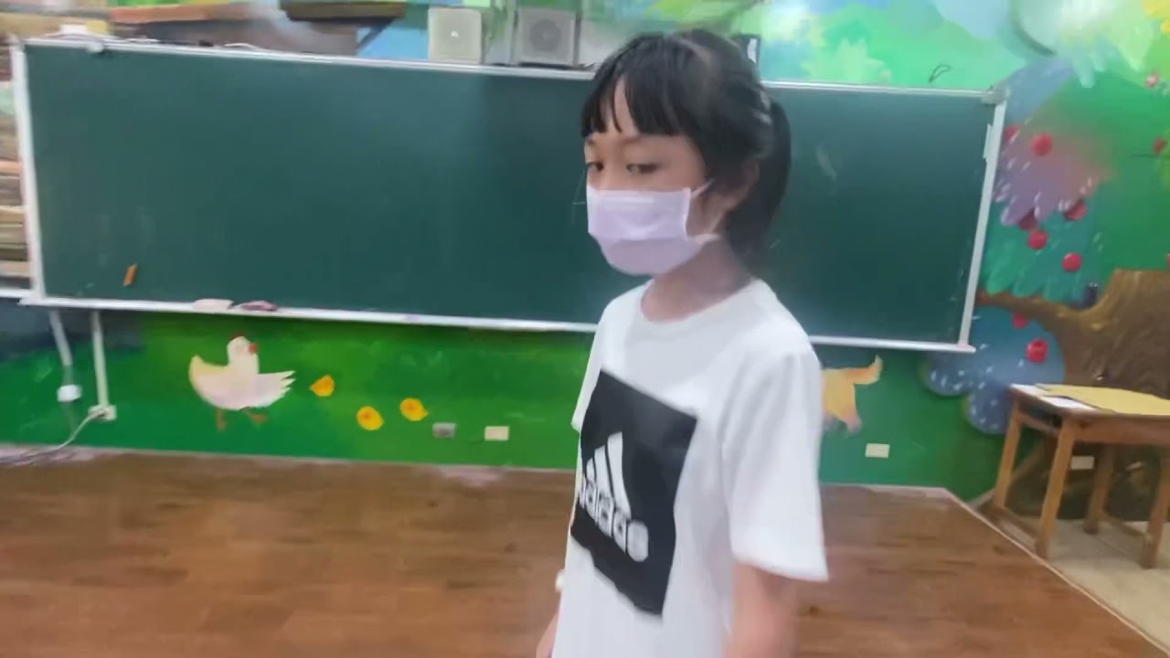 青春的TikTok-606尿褲子