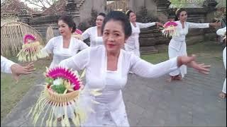 #Tutorial Tari Pemendak Tunjung Pancawarna Cipt. Dayu Diastini (Lks. Jro Tegal Tamu Batubulan)