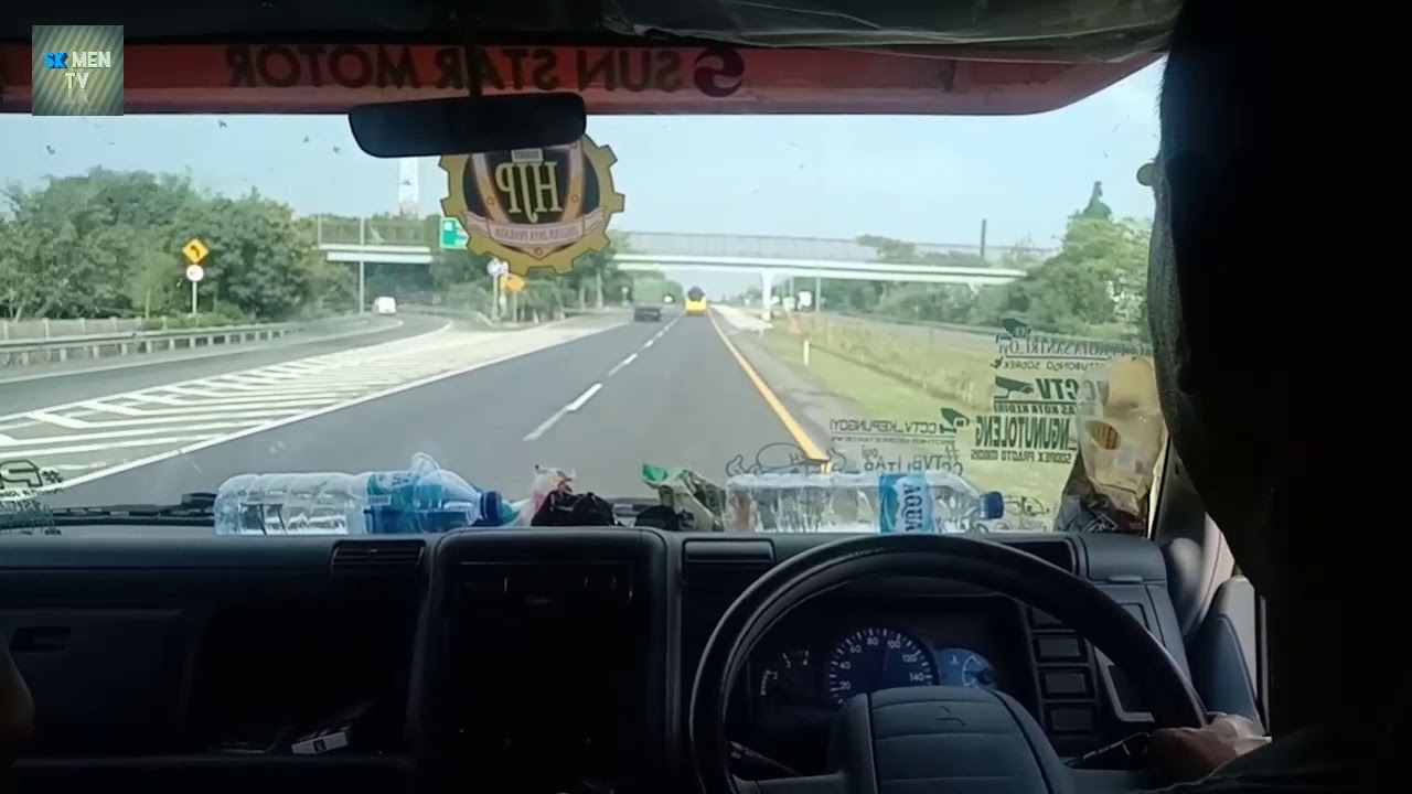  Truk  cabe  saling kejar di  tol cipali YouTube