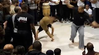 Abadá Capoeira - Roda de abertura 18 JOGOS EUROPEUS 2016 Jogo de São bento grande