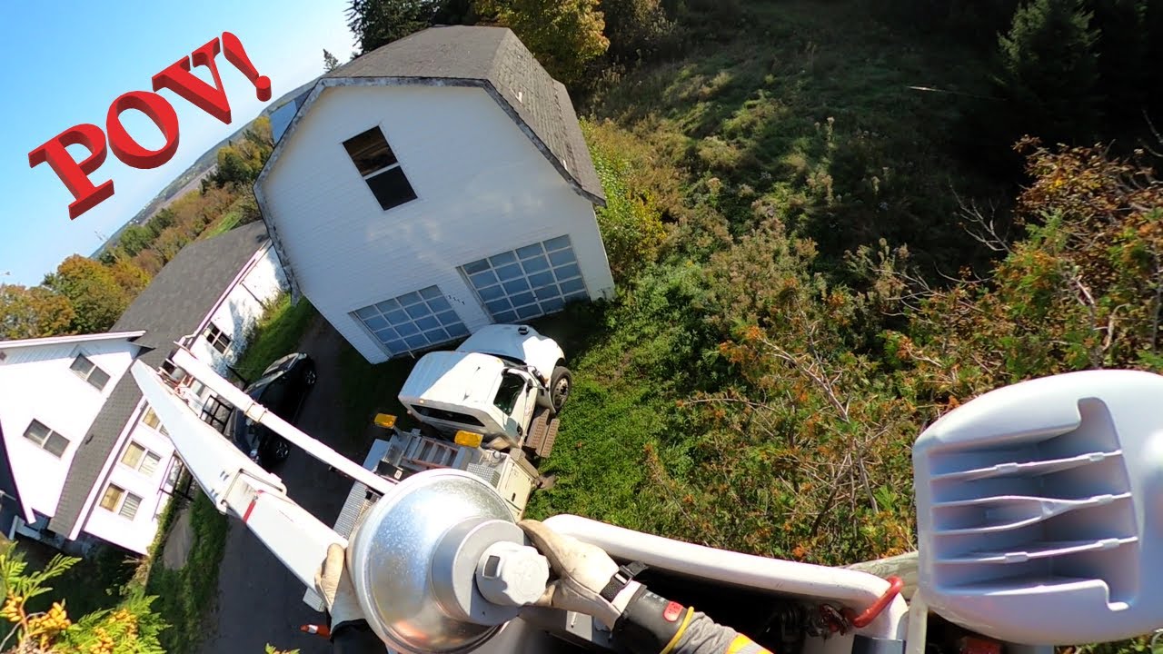 Swapping out an HPS for an LED street light